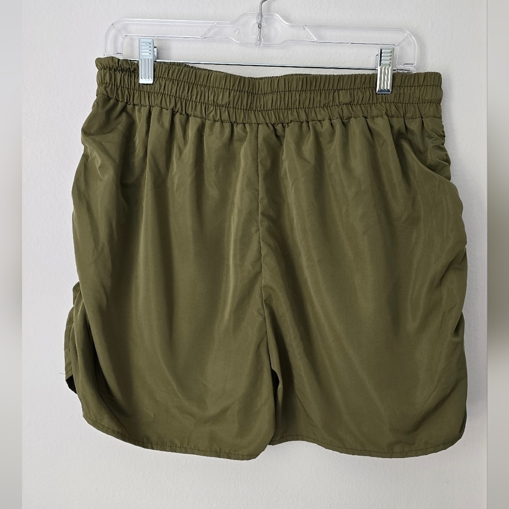 Fashion Nova Olive green short Size XL - Picture 6 of 8